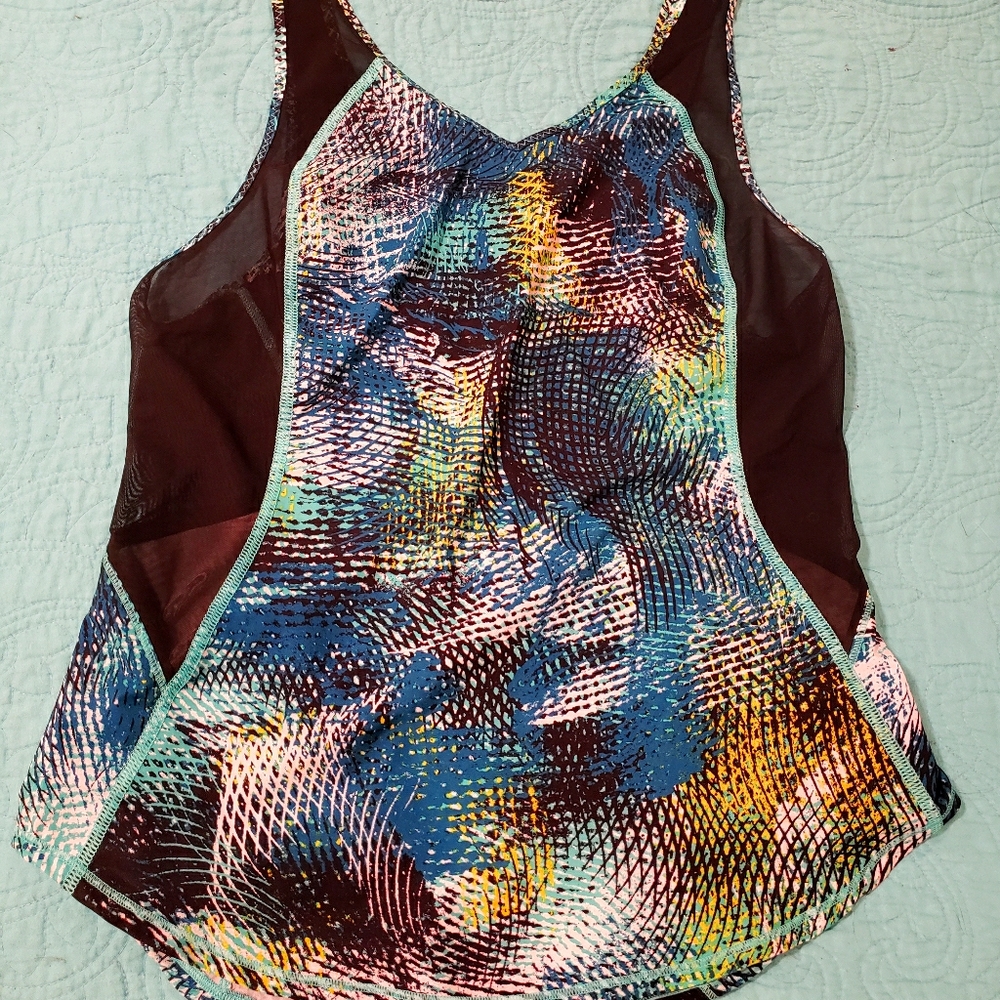 Lululemon run with the sun tank